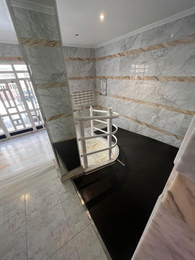 Luxury 2 Bedrooms Apartment With A Garage トレビエハ エクステリア 写真